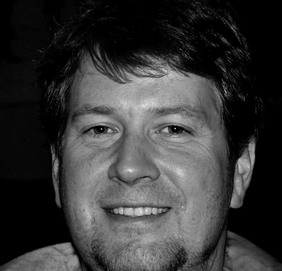 Retrato de Alejandro Vega, miembro destacado de la comunidad Vyntivelle